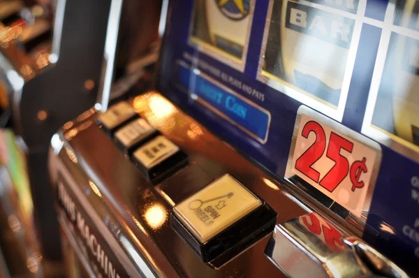 gadai toto Crash game interface showing live multiplier counter and cash out button